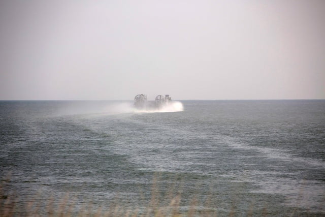 LCAC is capable of traveling at a maximum speed of 64 km/h and has a payload of up to 60 tons. The vessel can move directly from the water to the coast.