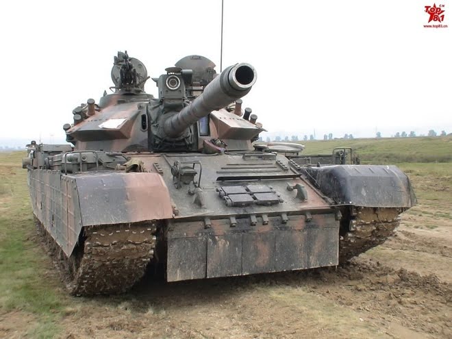 Romania has equipped the TR-85M1 with a 100 mm main gun for manual loading.
