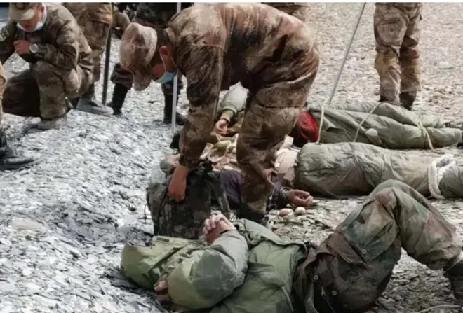 A photo on social media showed Chinese soldiers taking down several Indian soldiers in the border area.
