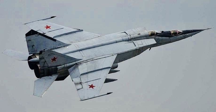 MiG-25-Foxbat-3-1.jpg